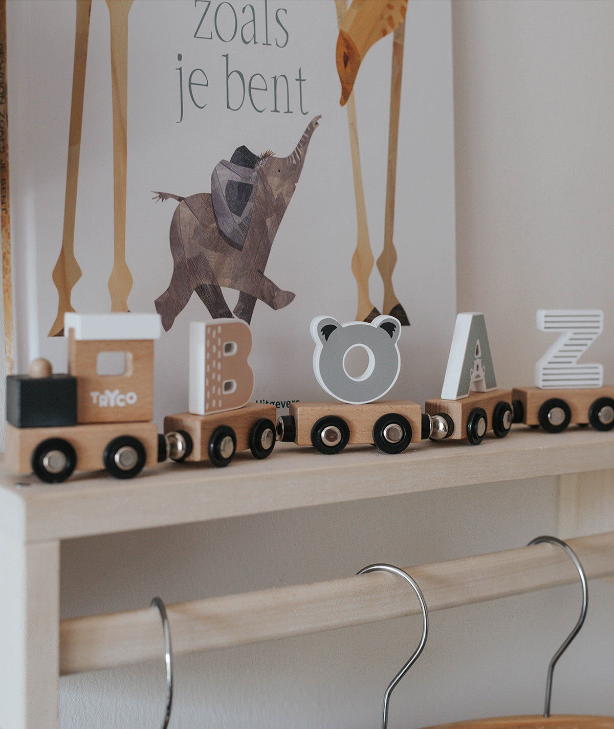 Train à lettres en bois A +36M