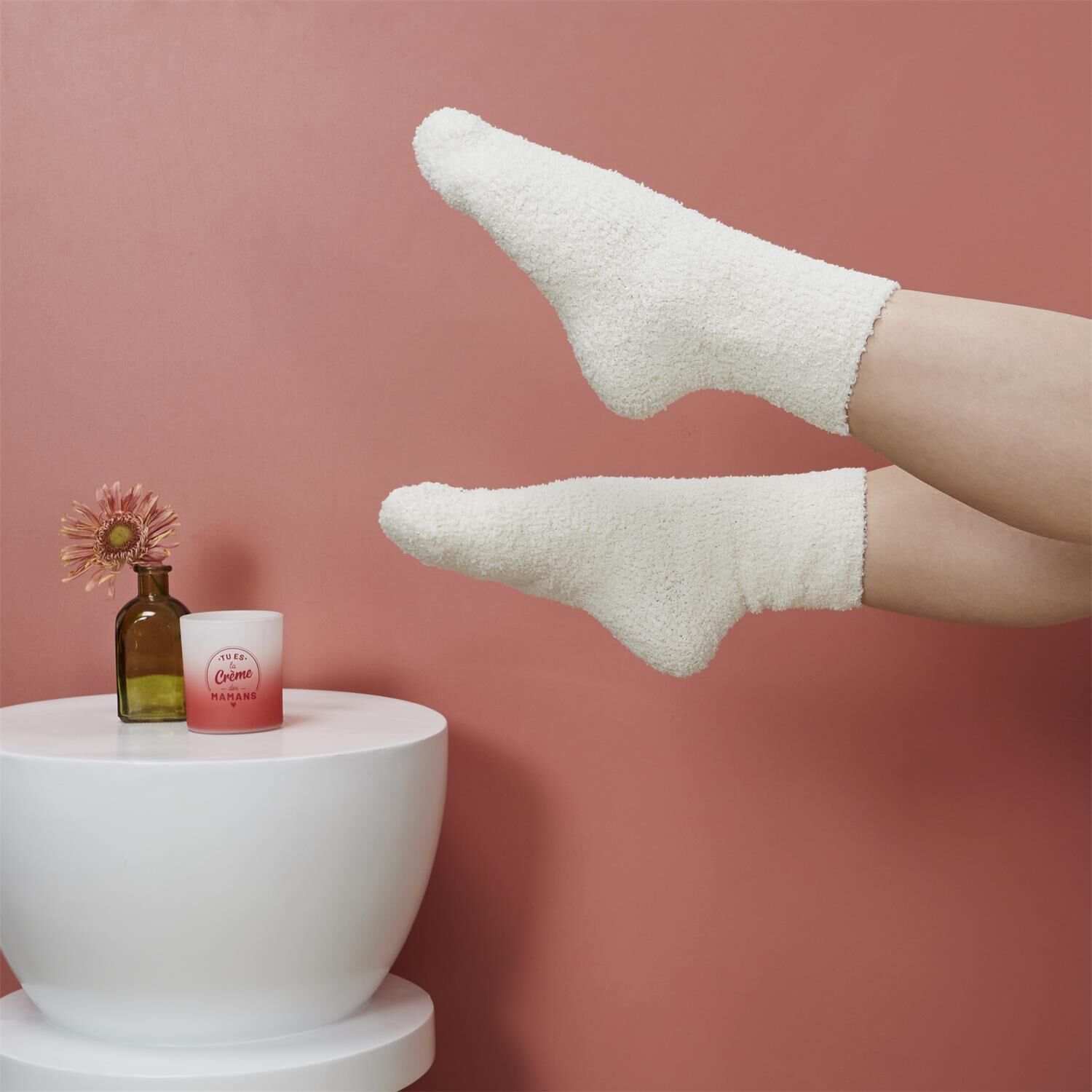 Coffret Bougie Parfumee Et Chaussettes La Famille-tu Es La Creme Des Maman thumbnail 3