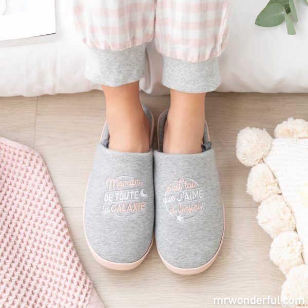 CHAUSSONS - MAMAN, C’EST TOI QUE J’AIME À L’INFINI