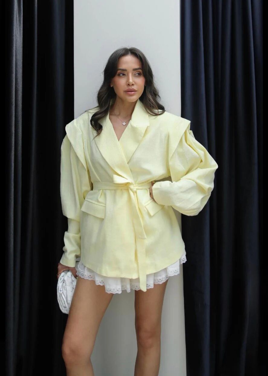 Blazer Ceinturé À Épaules Structurées Jaune