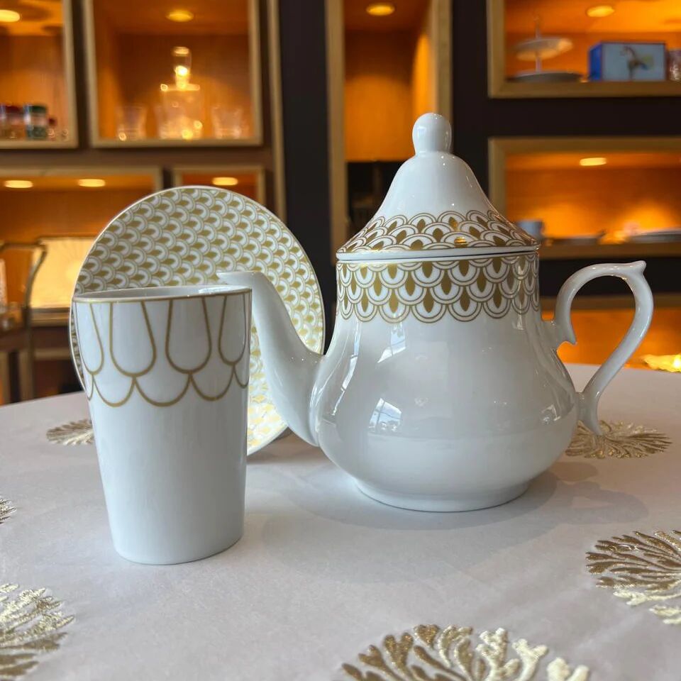 Ensemble petit déjeuner 13 pièces – Golden Deco