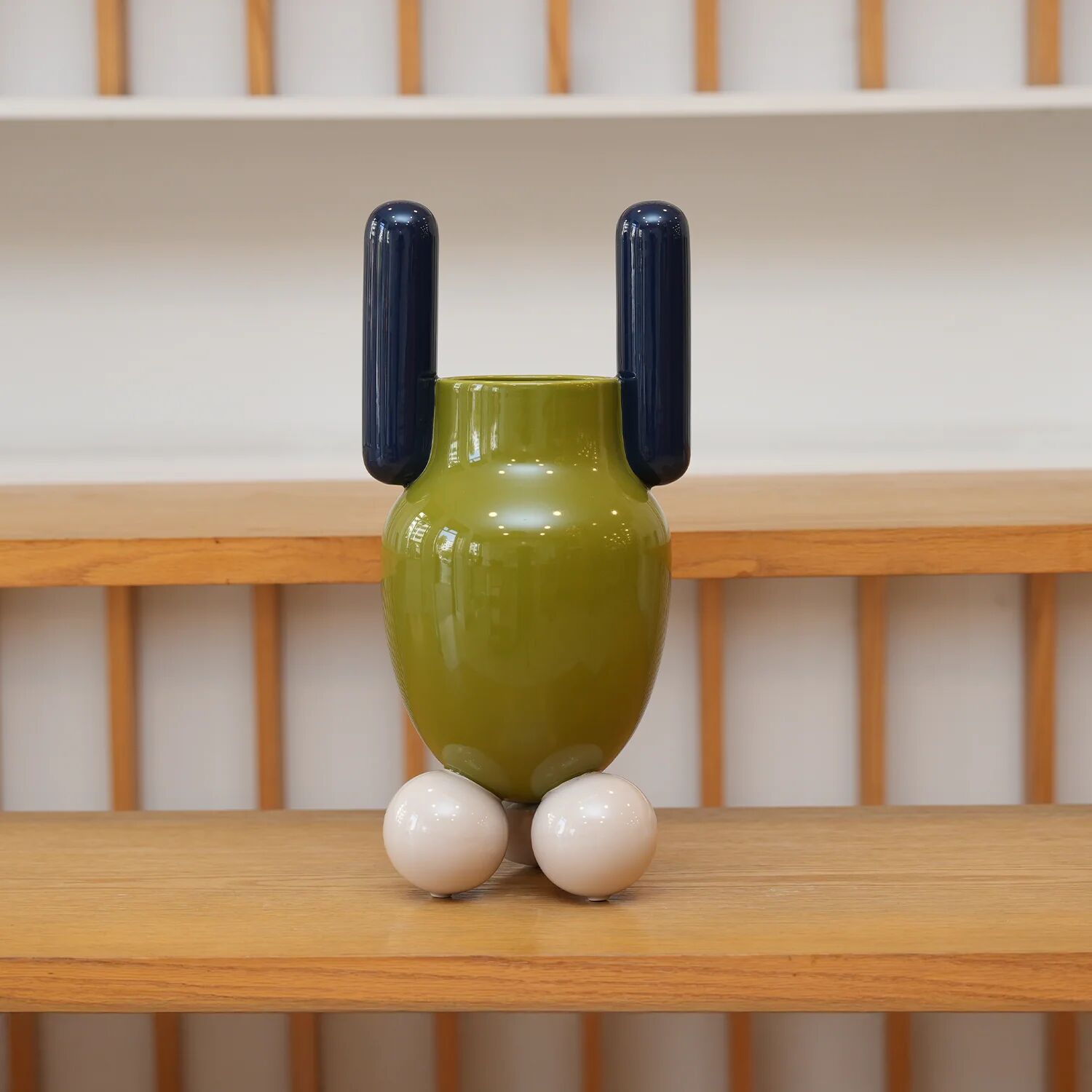 Vase décoratif vert olive