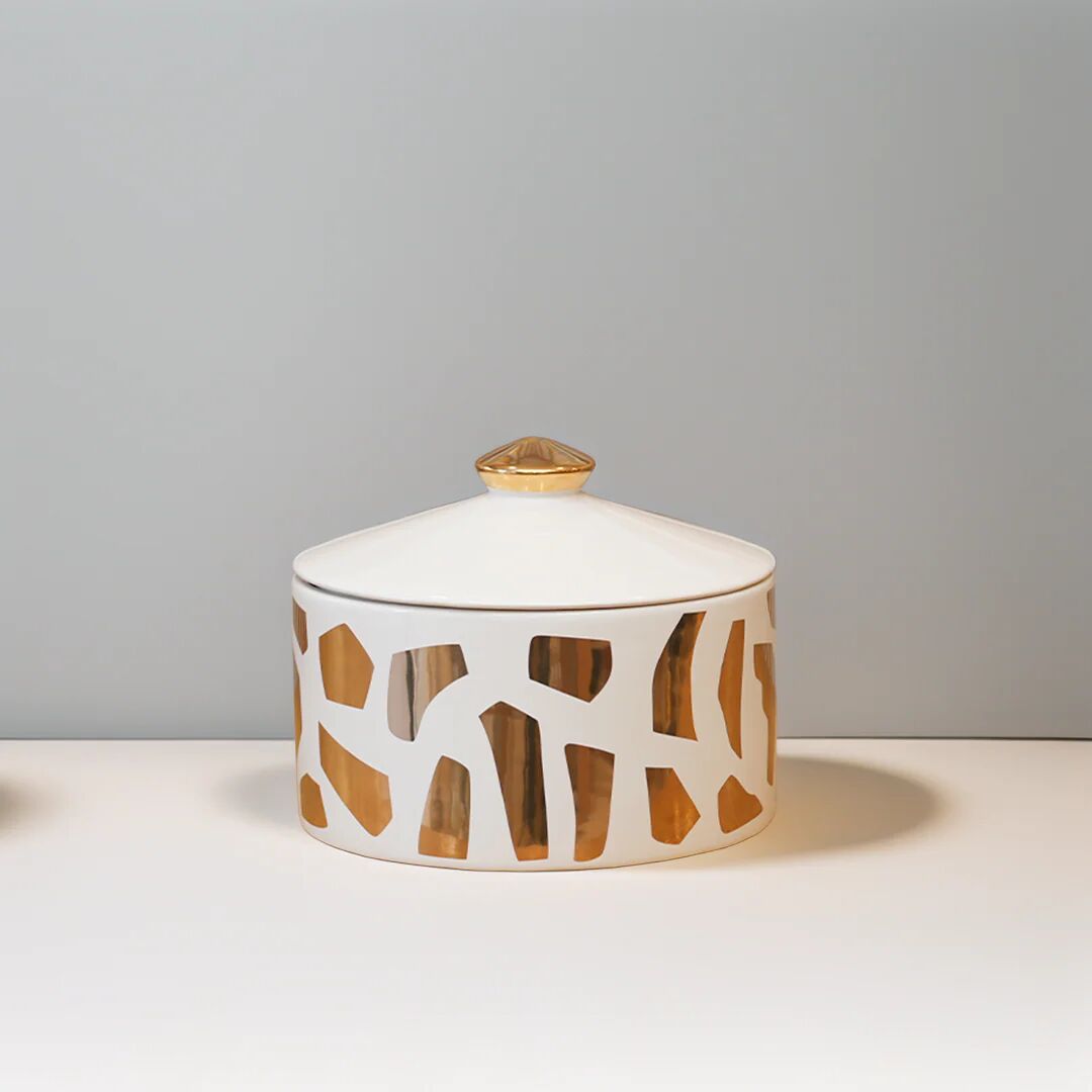 Boîte design blanc et or