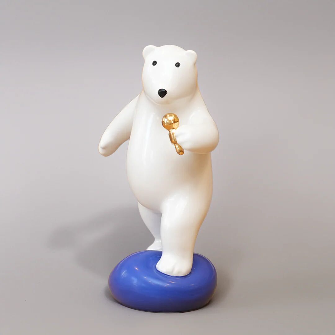 Ours chanteur au micro