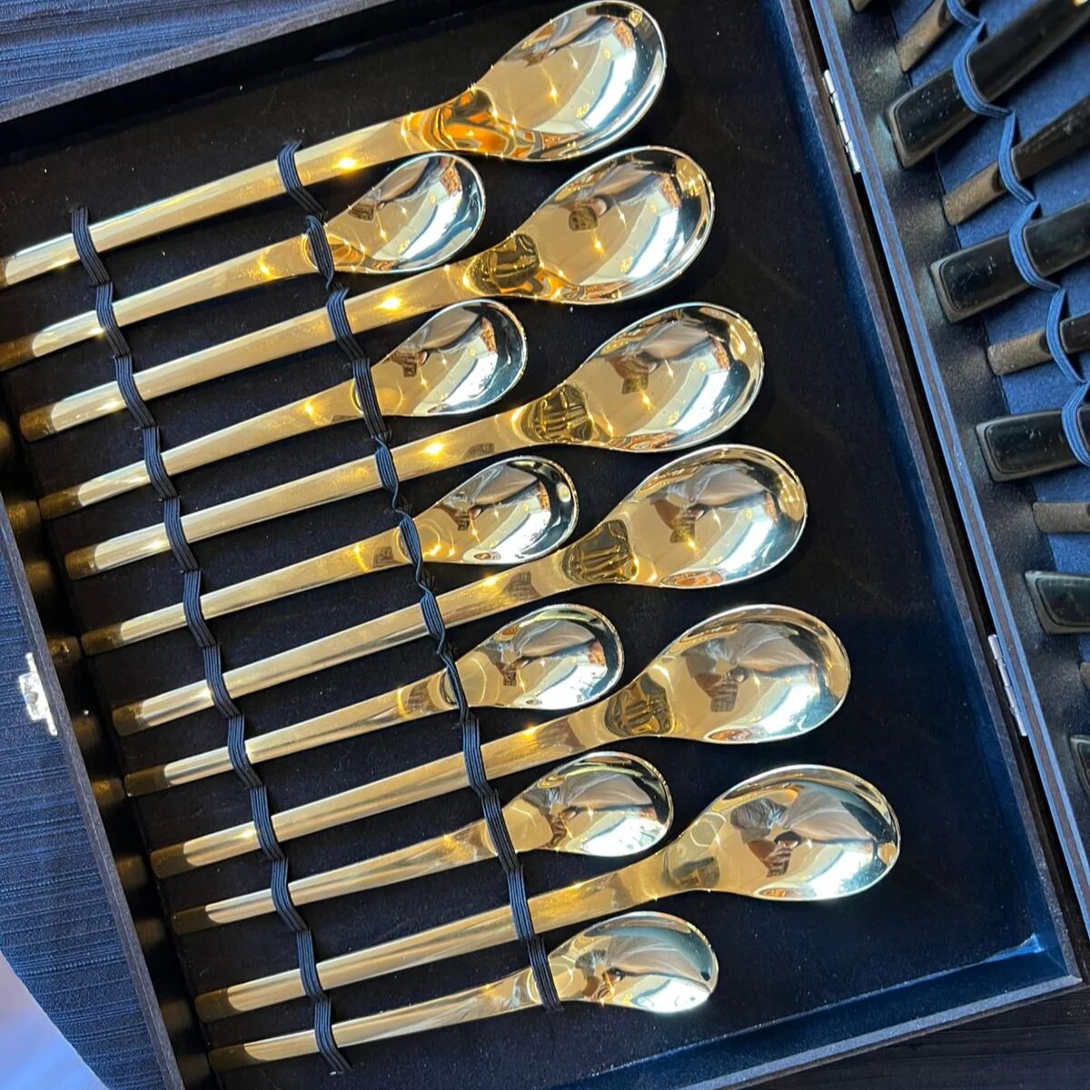 Ménagère 24 pièces – Amsterdam Gold (pour 6 personnes)