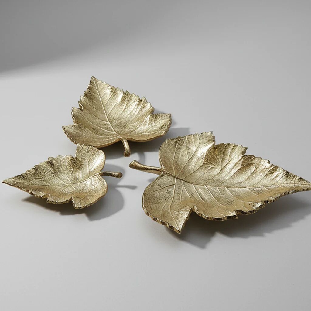 Plat décoratif feuille dorée en forme de cœur