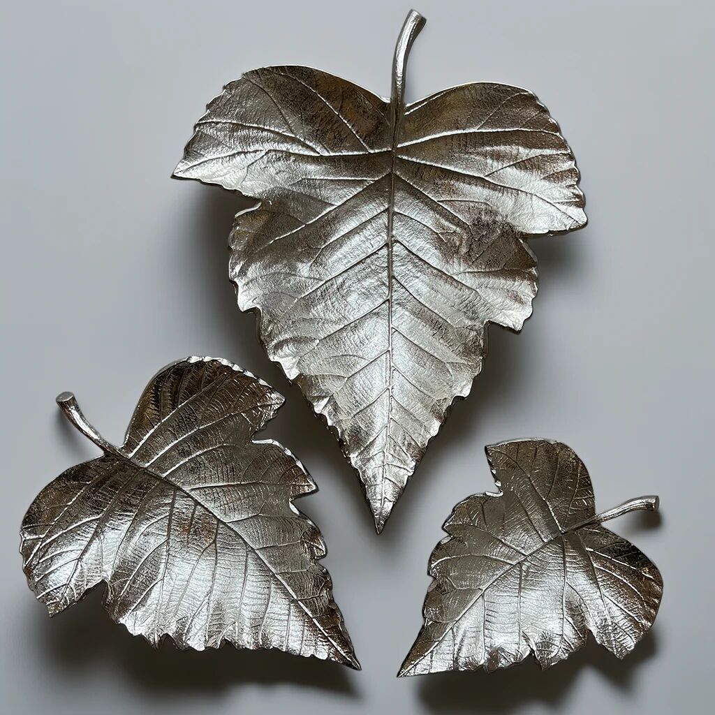Plat décoratif feuille argentée en forme de feuille thumbnail 4