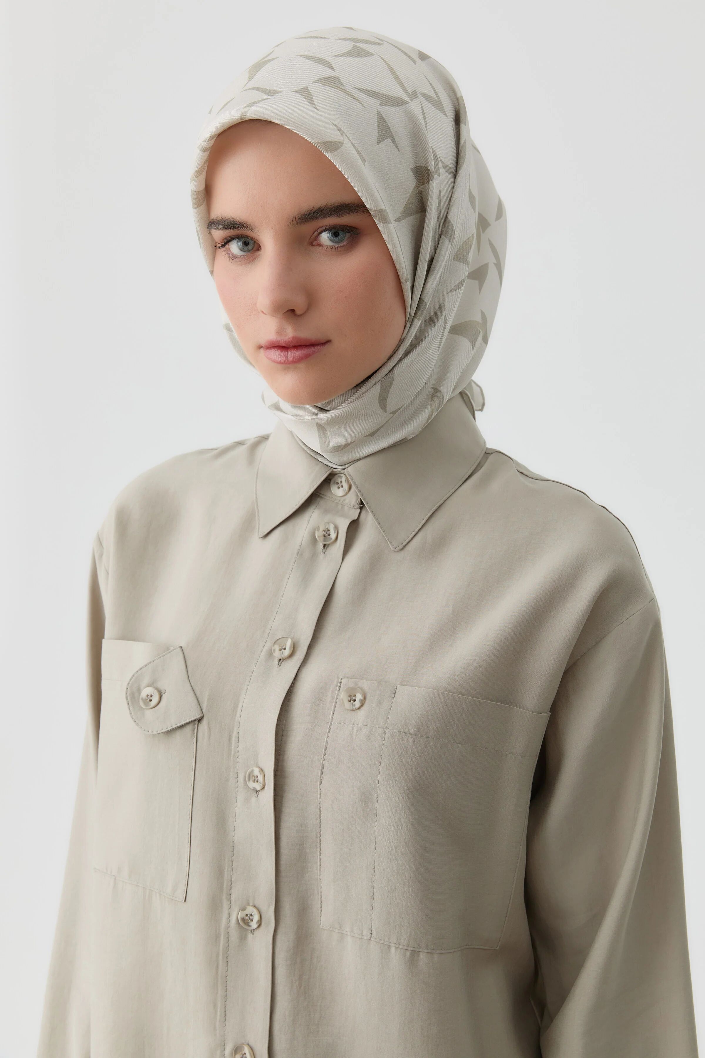 Écharpe En Soie Twill Mizan