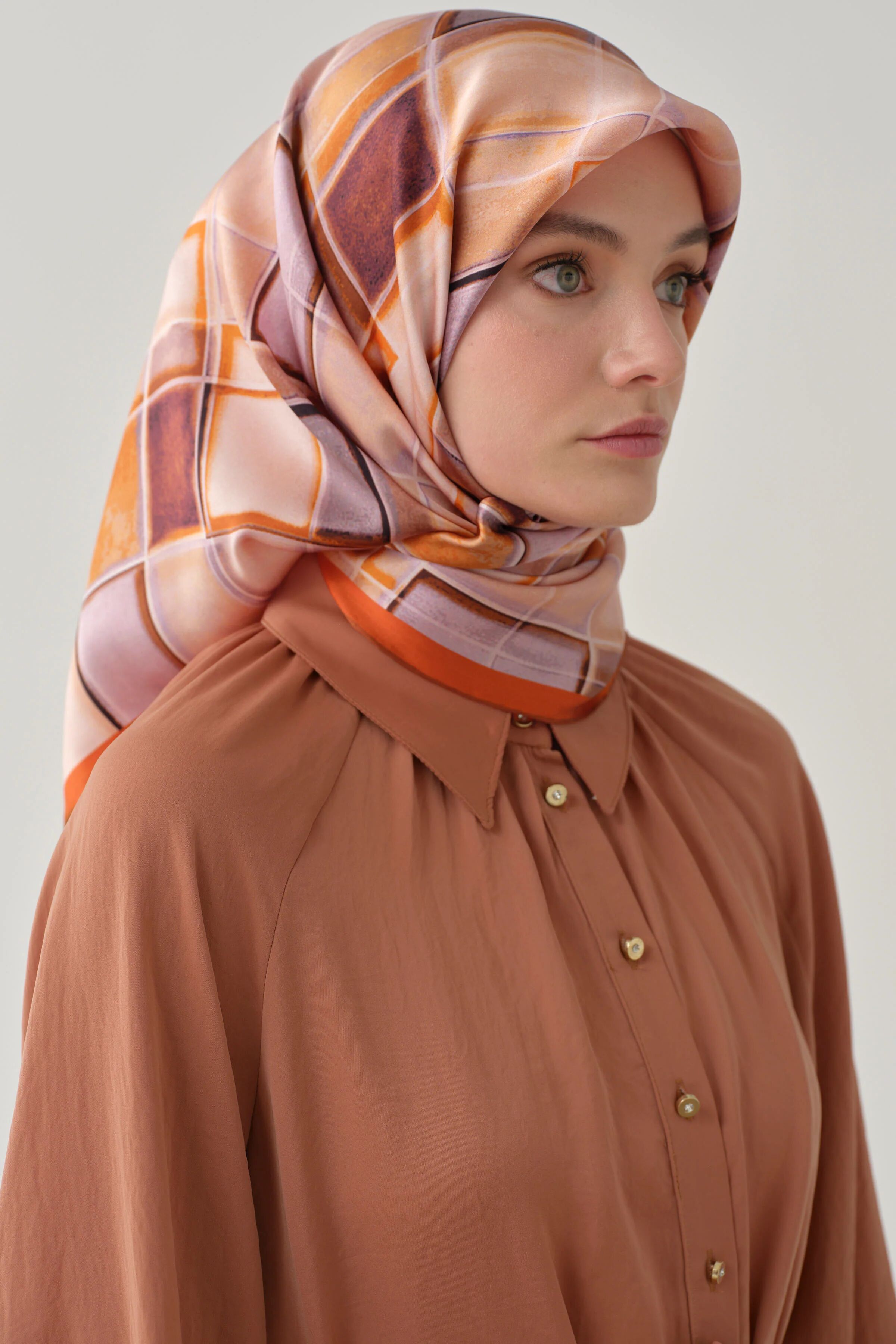 Écharpe En Soie À Motif Mural