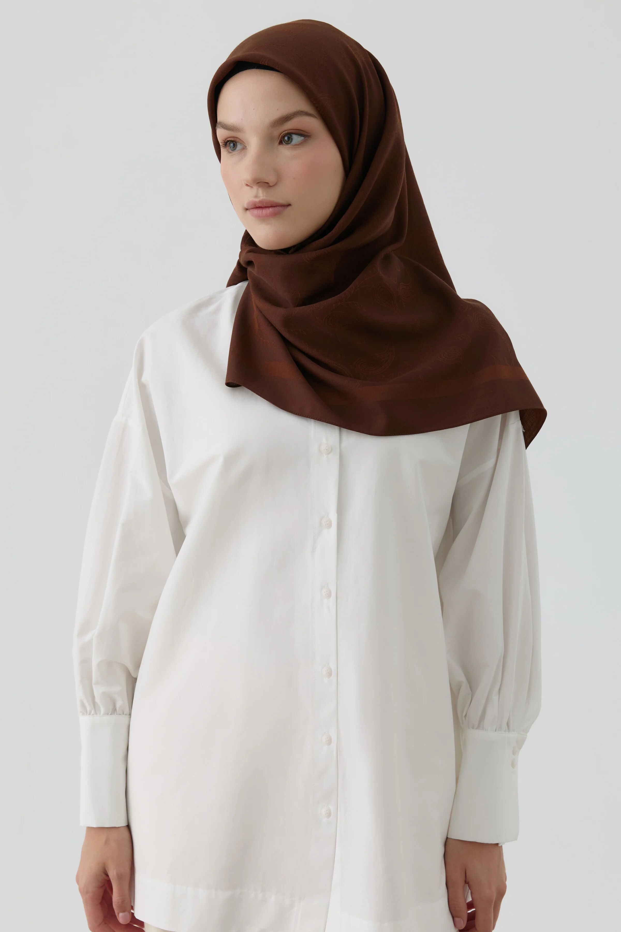 Écharpe Style À Motif Floral Avec Détails En Bordure