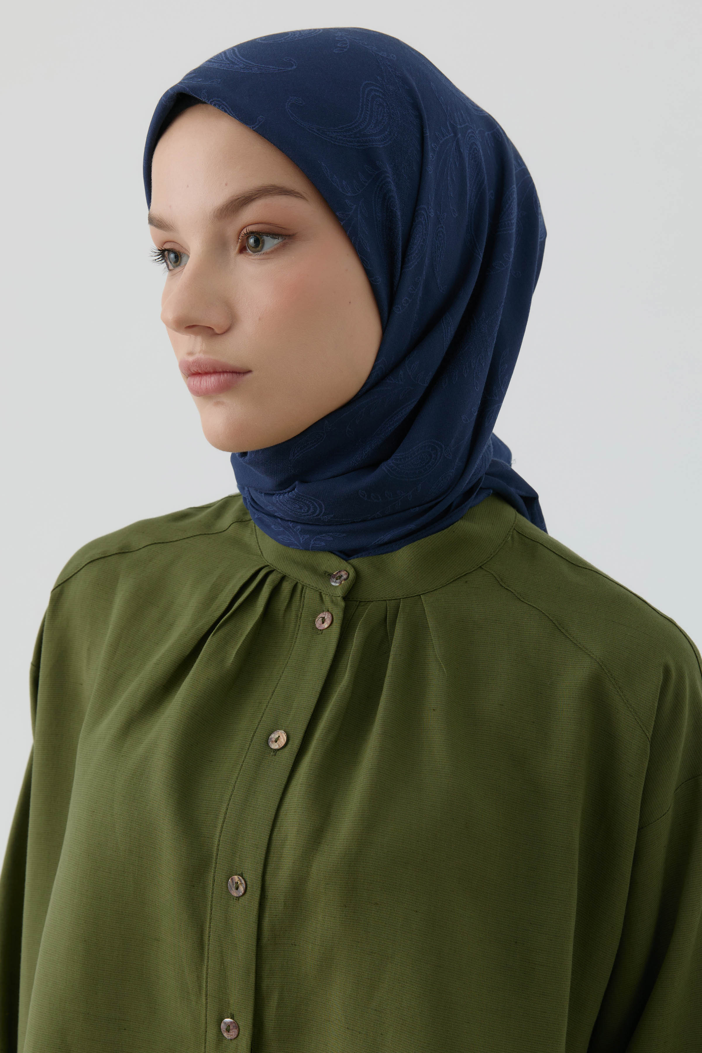 Écharpe Style À Motif Floral Avec Détails En Bordure