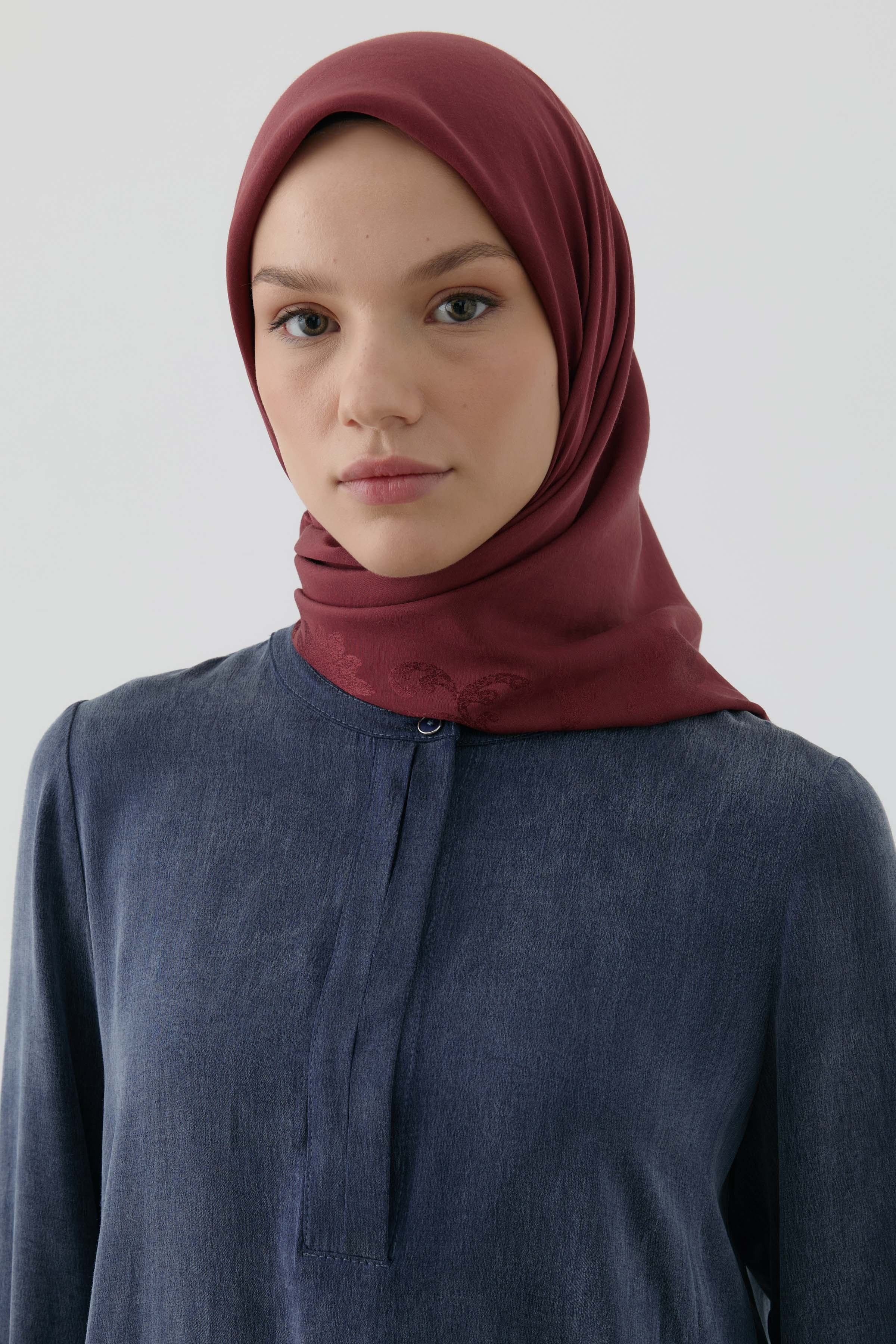 Écharpe Naturelle Nevgül Avec Détails De Bordure