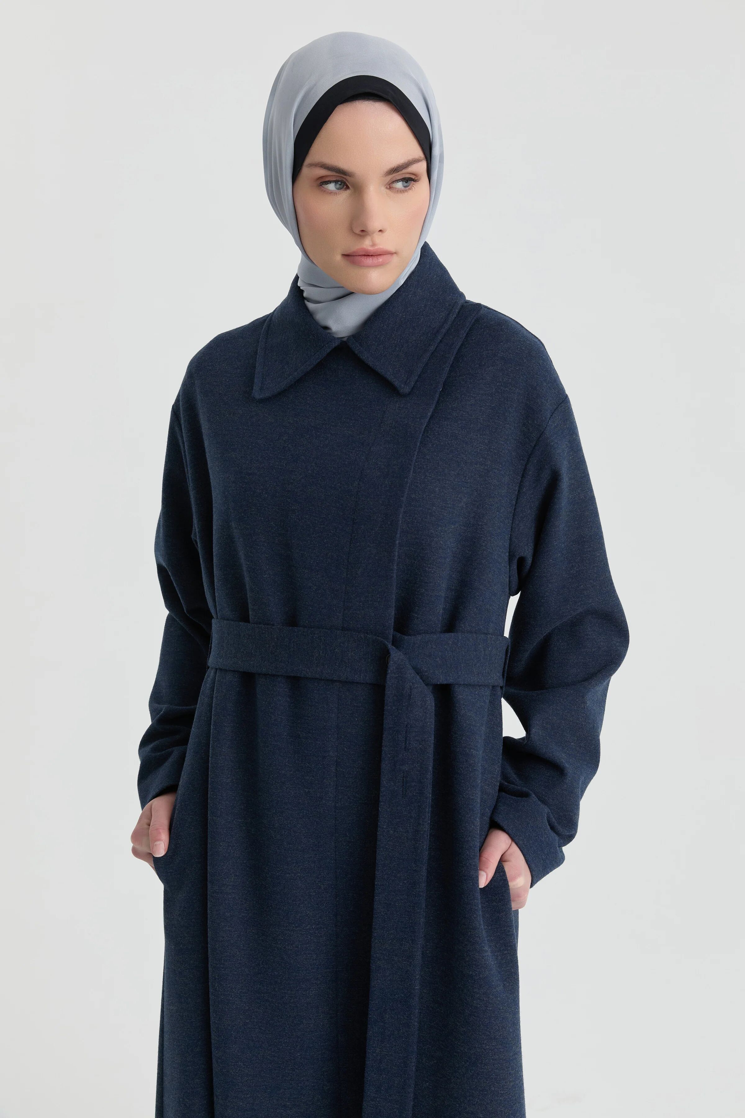 Manteau Avec Ceinture À Détail Boutons