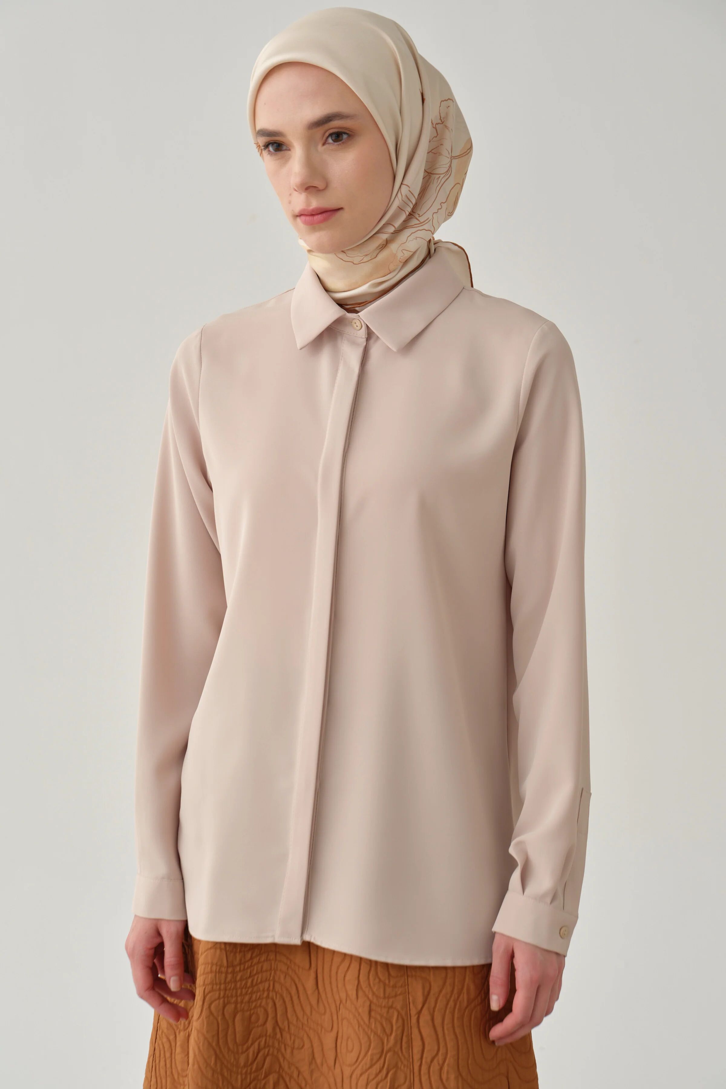 Chemise Basique À Patte De Boutonnage Cachée