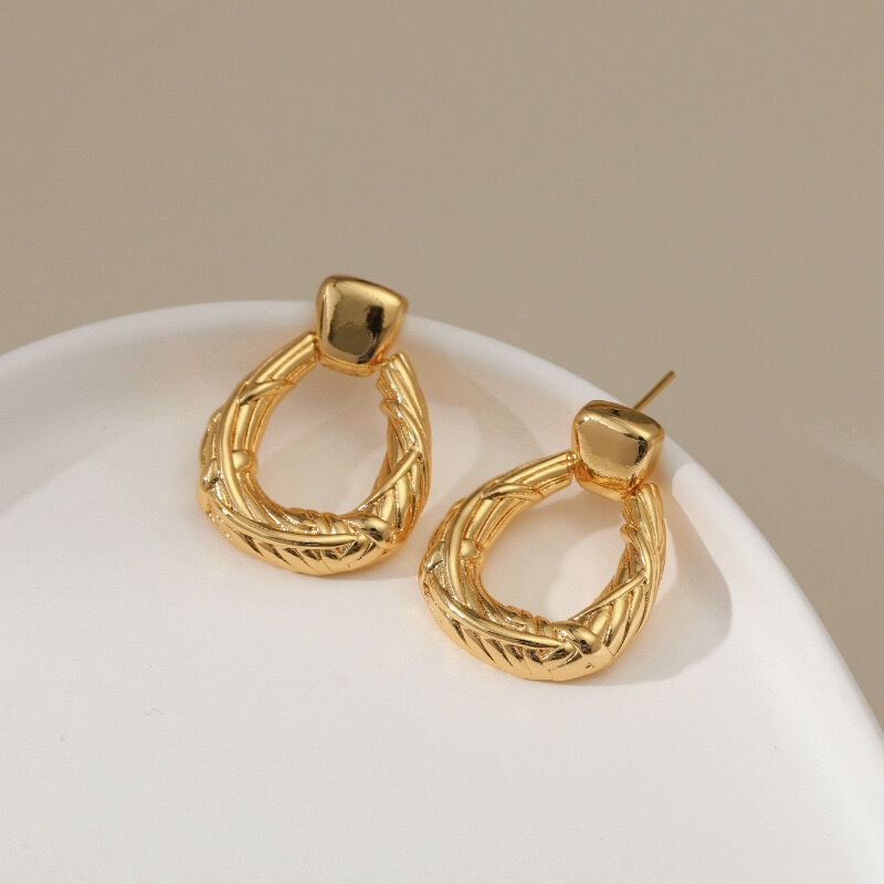 Boucles D’oreilles Élégantes à la Finition Soignée Ogn025