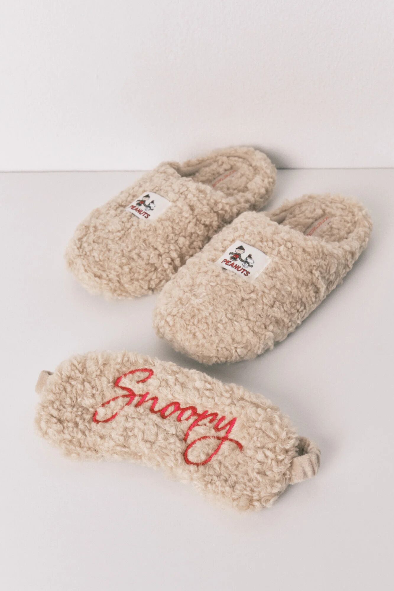 Coffret Cadeau Chaussons Et Masque De Nuit Snoopy