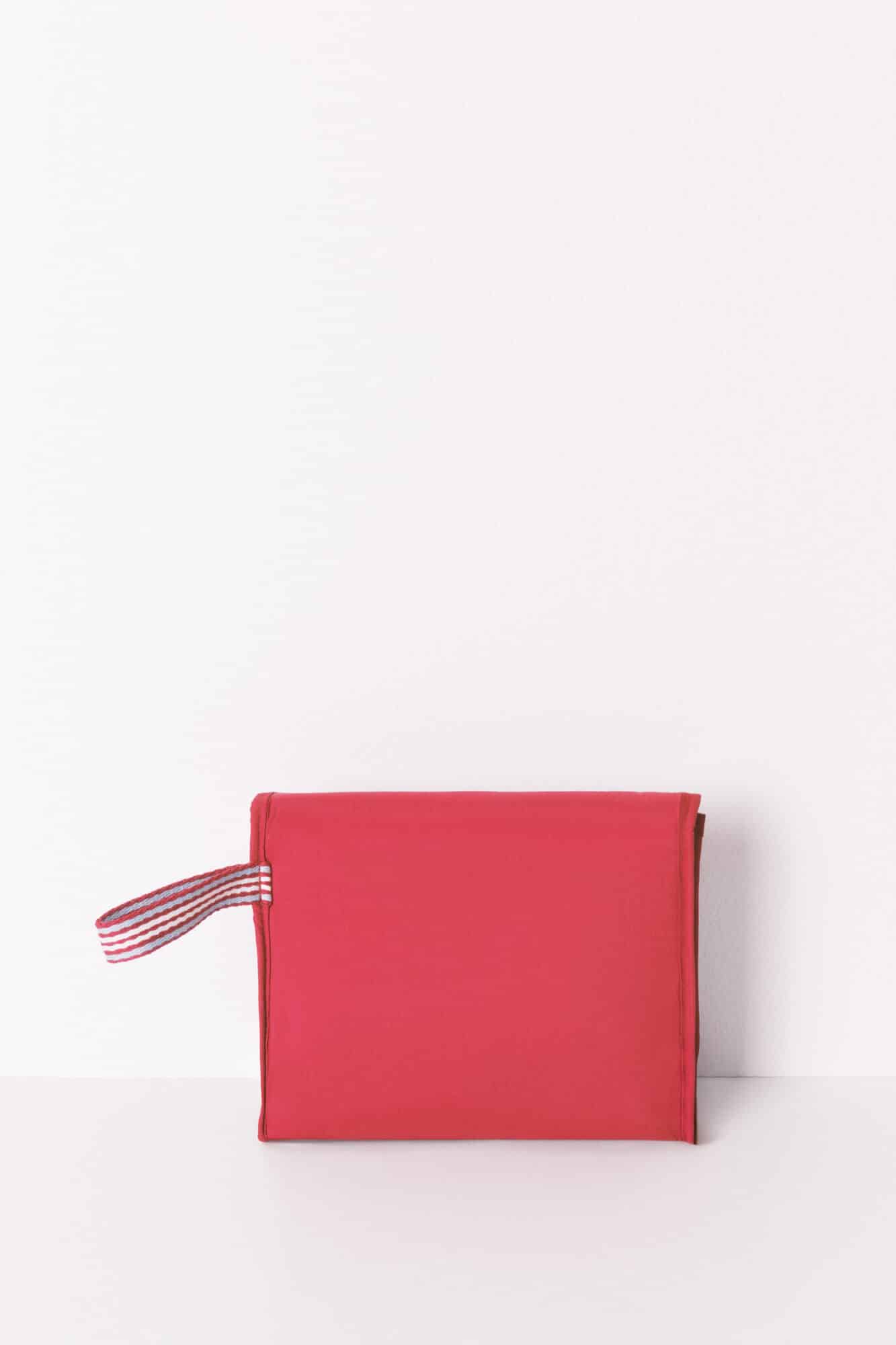 Lot De 3 Trousses De Toilette Mickey Rouges thumbnail 3