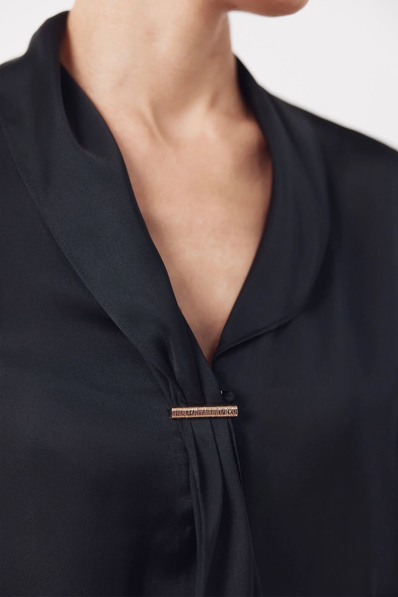 Blouse Satinée Avec Nœud