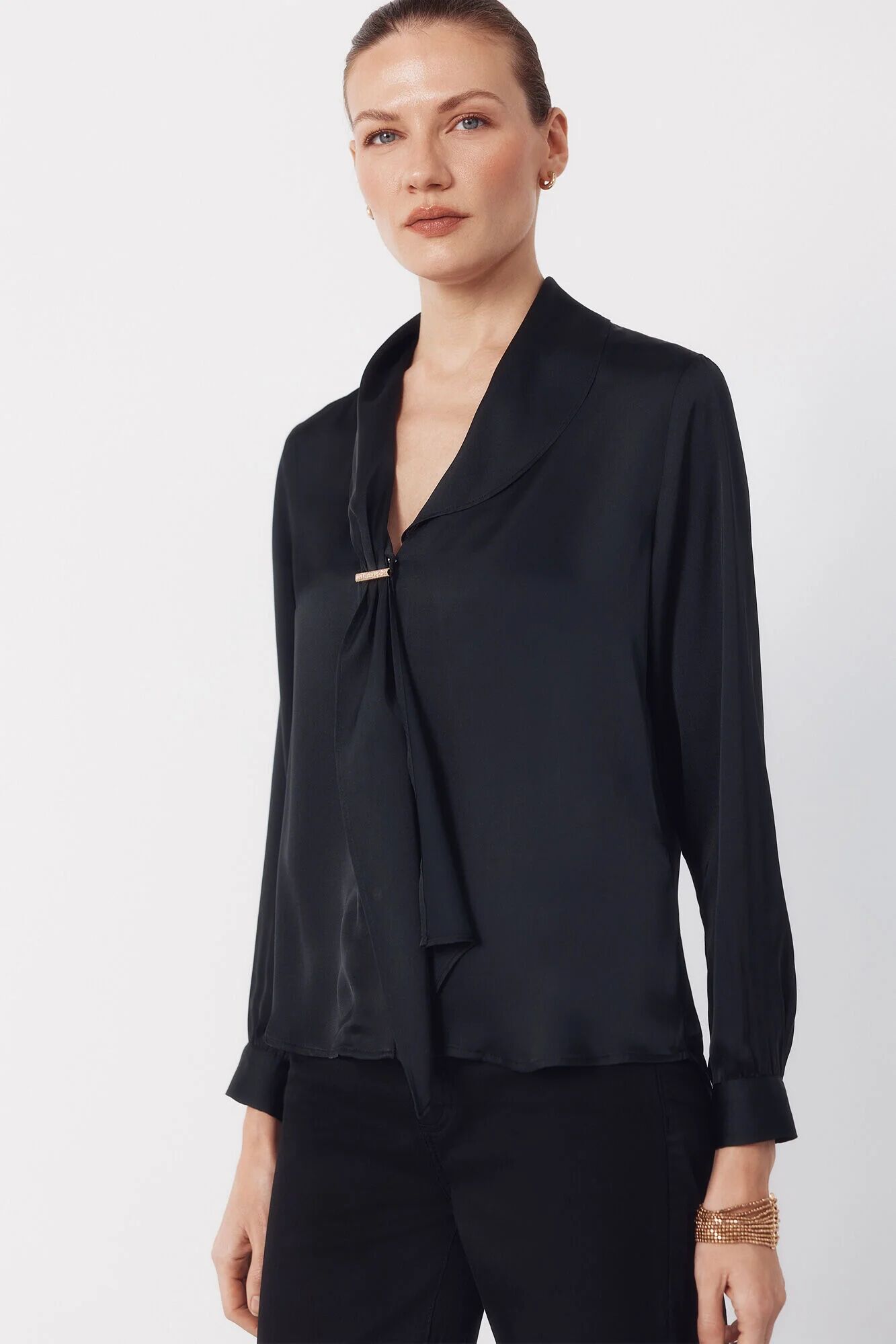 Blouse Satinée Avec Nœud thumbnail 3