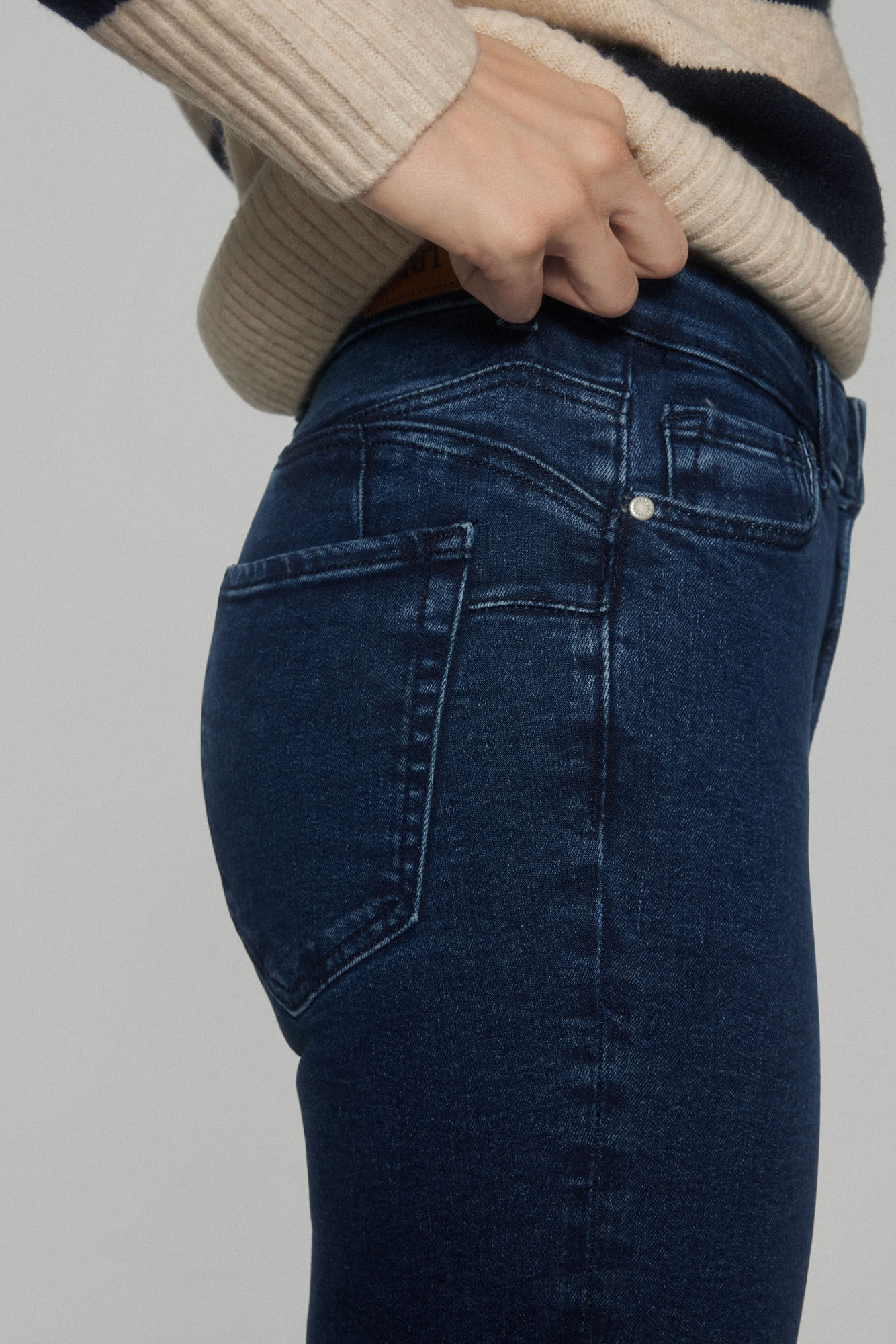 Jean Push-up thumbnail 4