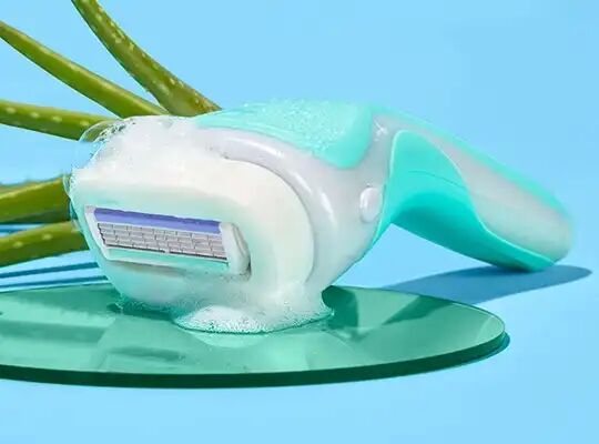 Rasoir Intuition 2x1 Sensitive – 4 Lames Avec Savon Intégré