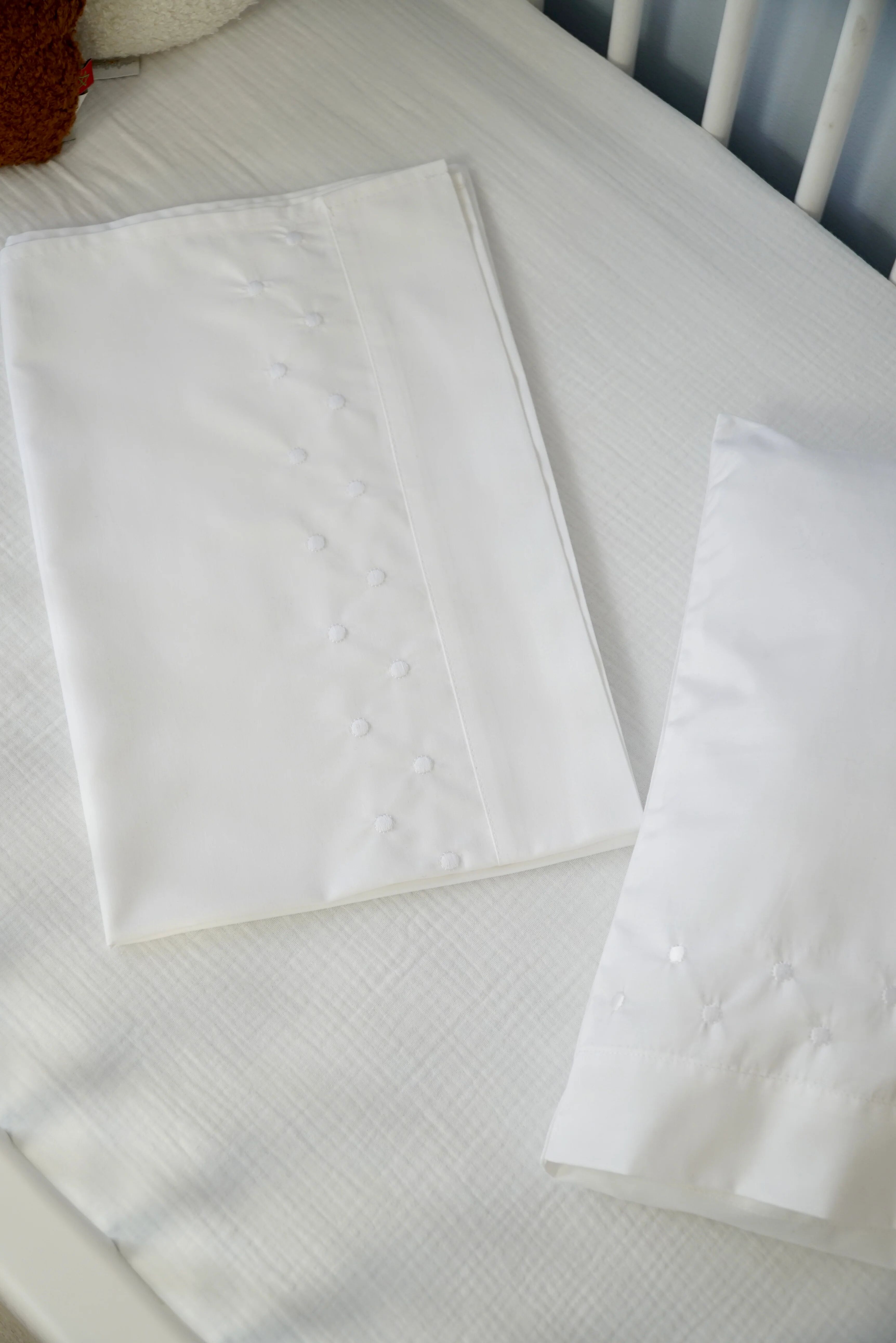 Ensemble Drap + Coussin Naissance Brodé Ton Sur Ton