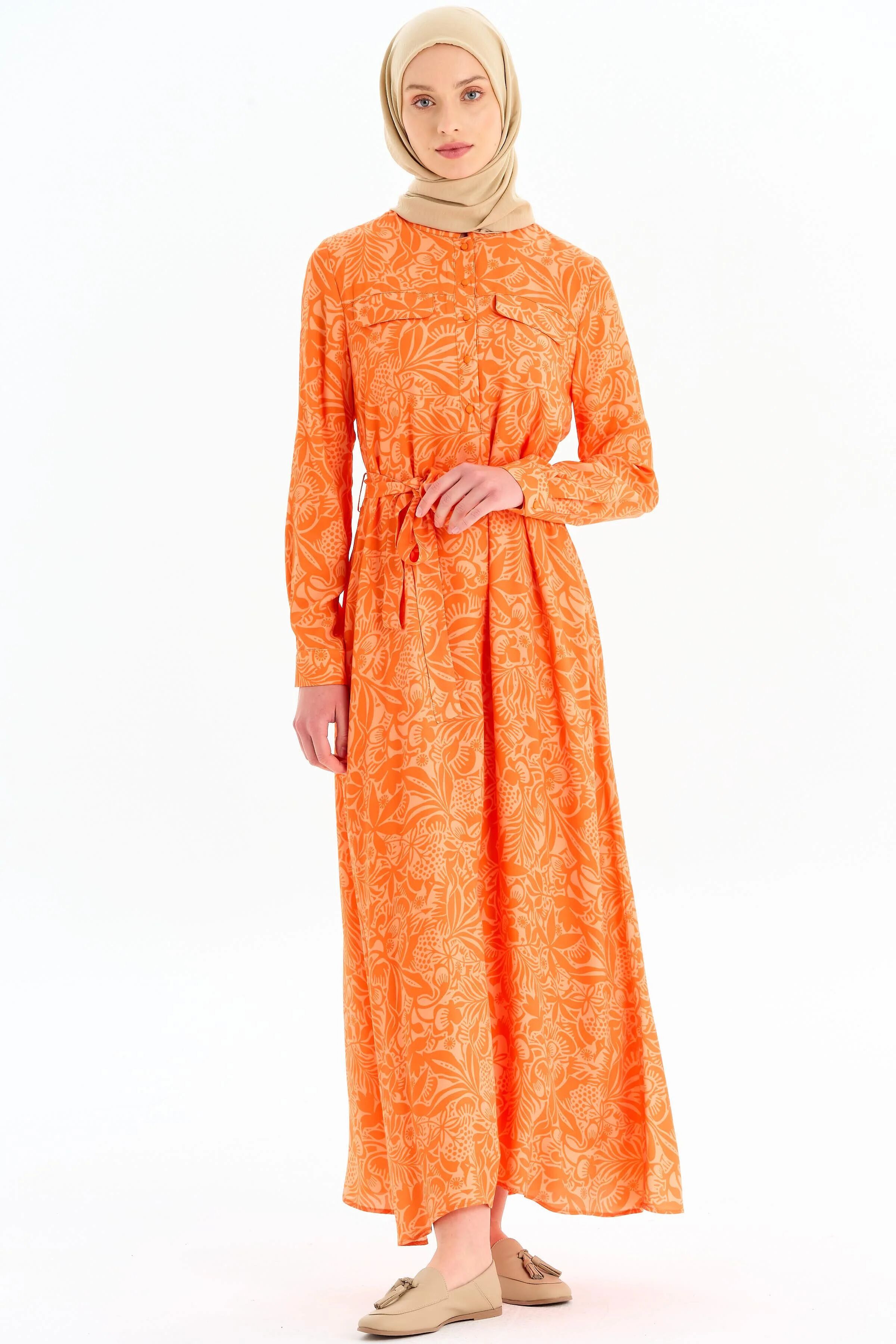 Robe-a-motif-avec-ceinture-a-la-taille