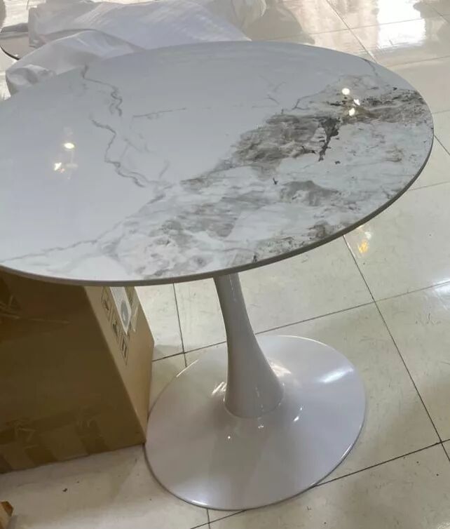 Siri Table Ronde Tulipe En Pierre Frittée – Chanel ( Sans Les Chaises )