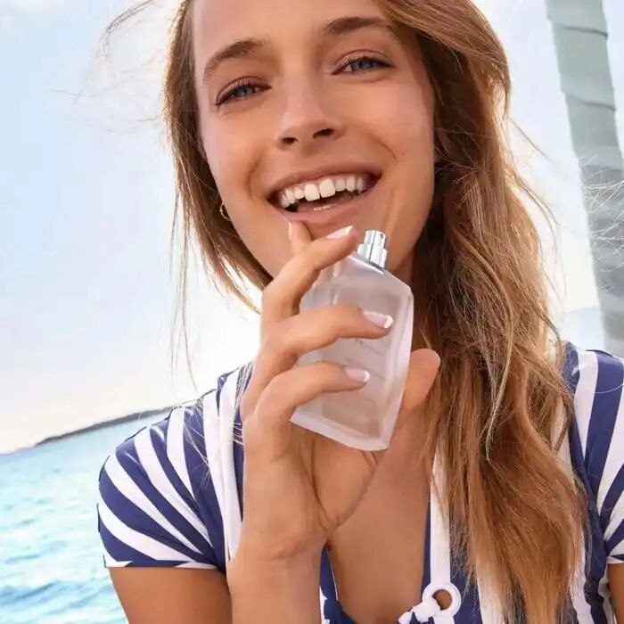 Eau De Toilette Eclat Femme Weekend Riviera thumbnail 4