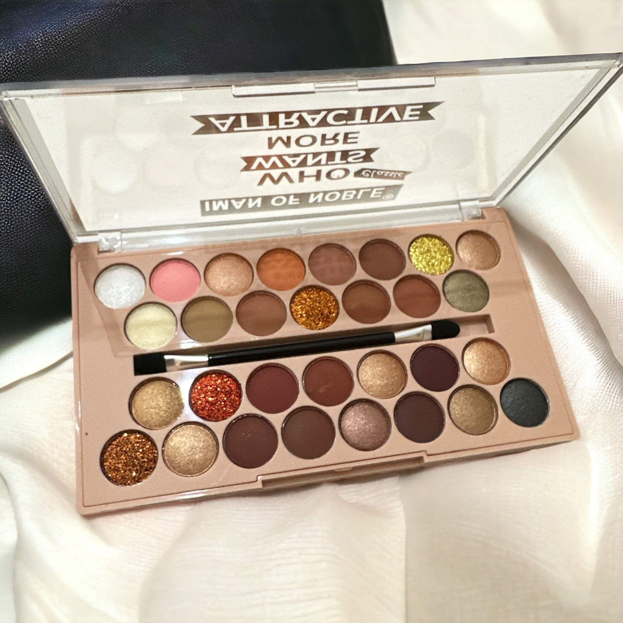 Attractive Palette 30 Couleurs Blush Eyeshadow Et Highlight