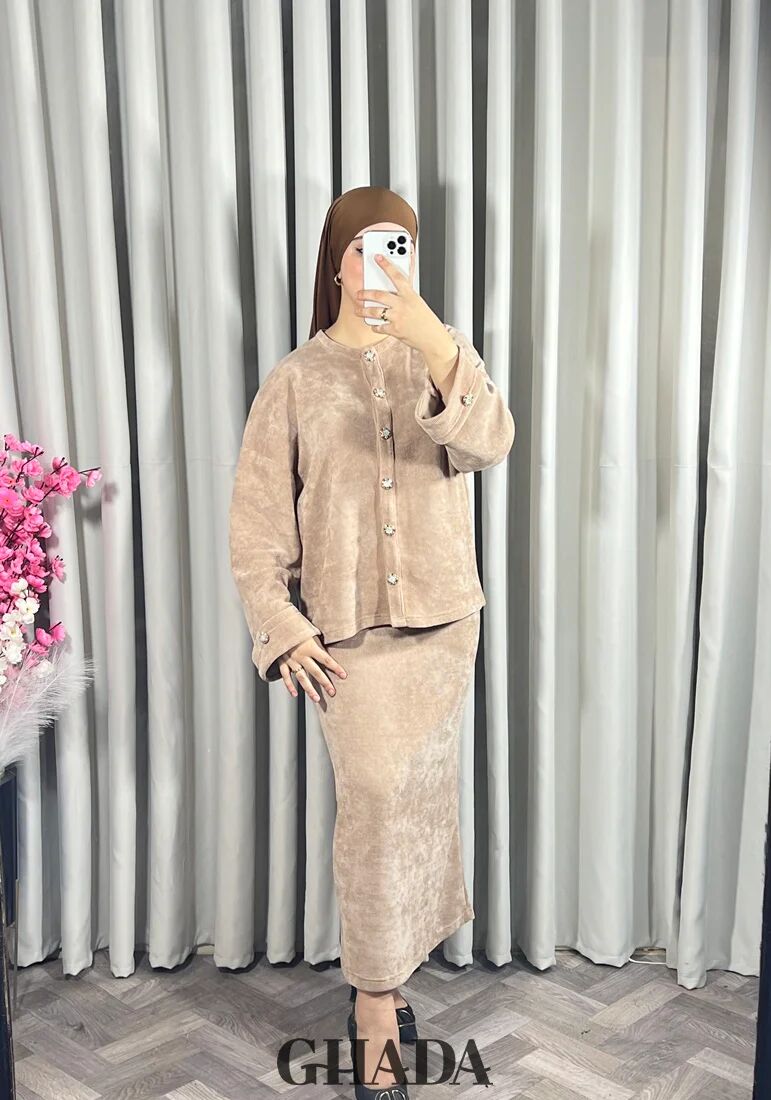 Ensemble En Maille Avec Jupe En Beige thumbnail 4