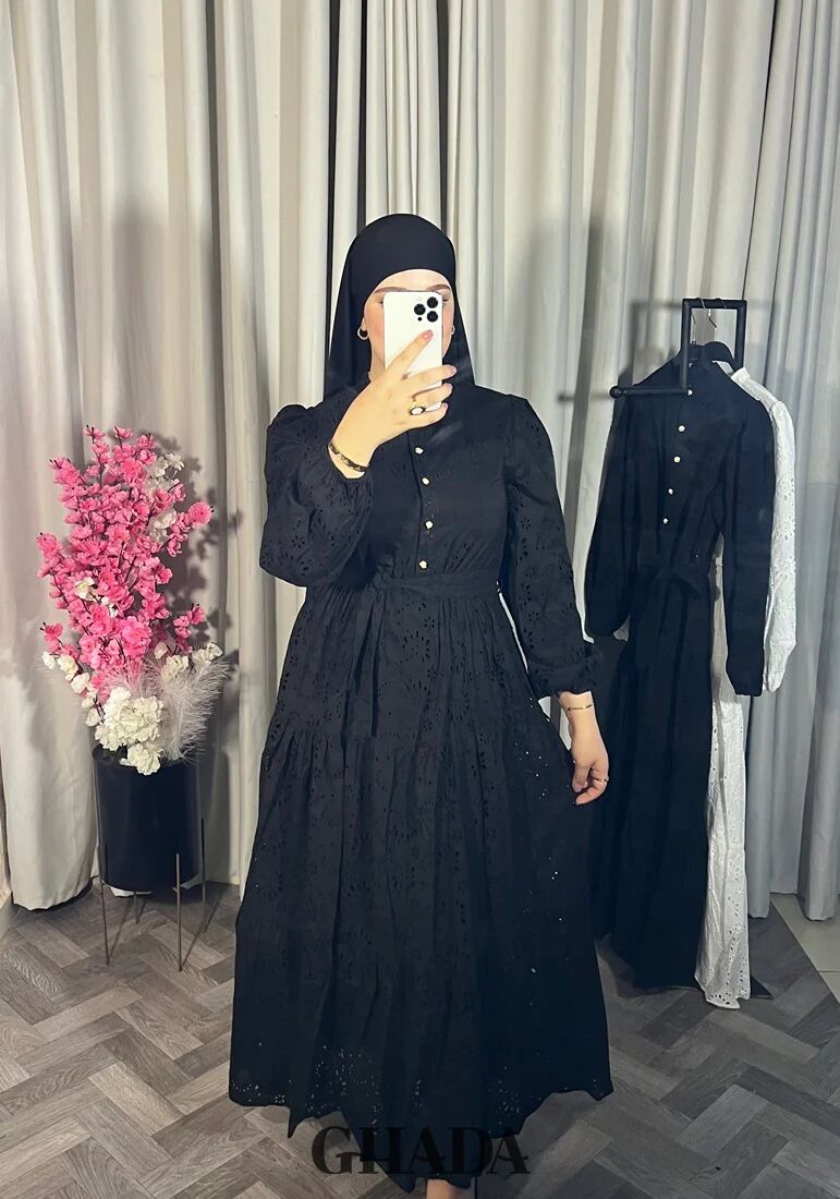Robe Brodée En Noir thumbnail 3