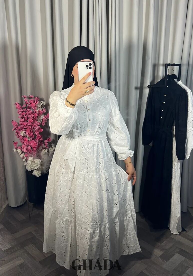 Robe Brodée thumbnail 1