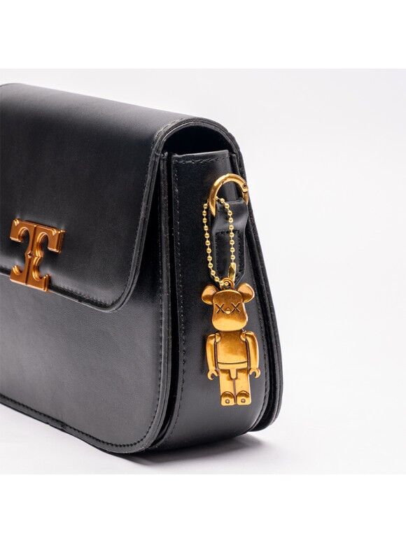Sac Bandoulière Demi-lune Avec Détails Dorés thumbnail 4