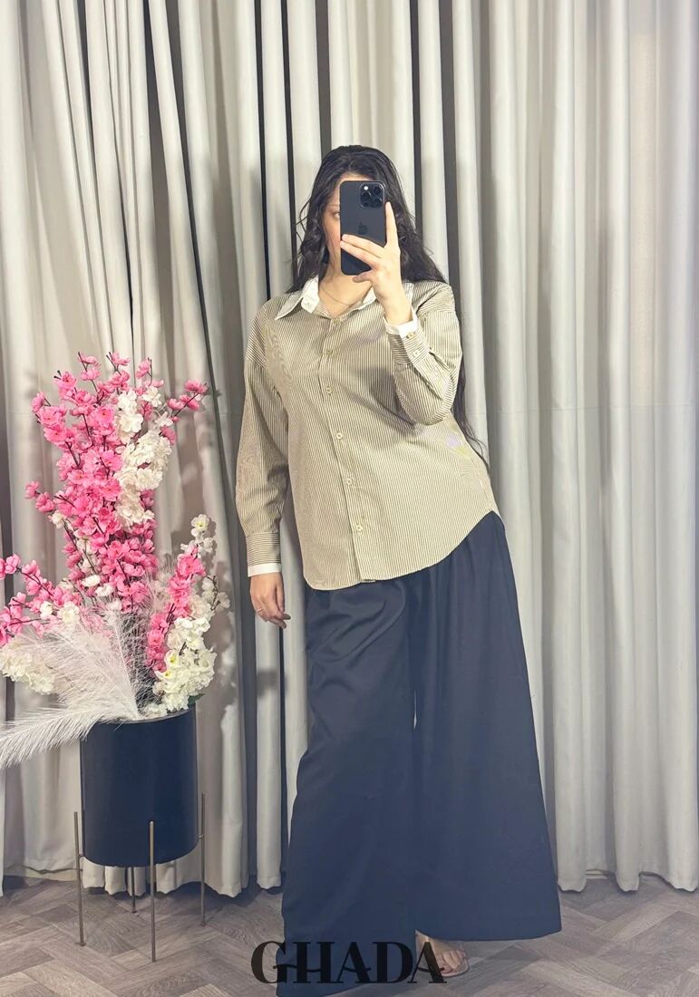 Chemise Beige À Rayures Avec Col À Strass
