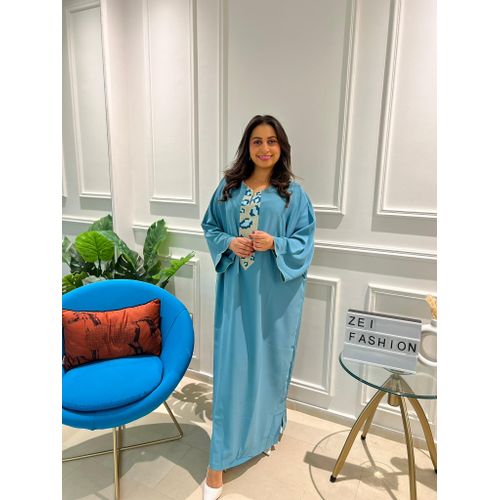 Gandoura Marocaine Femme – En Tissu Crêpe Avec Broderies – Élégance & Confort Moderne