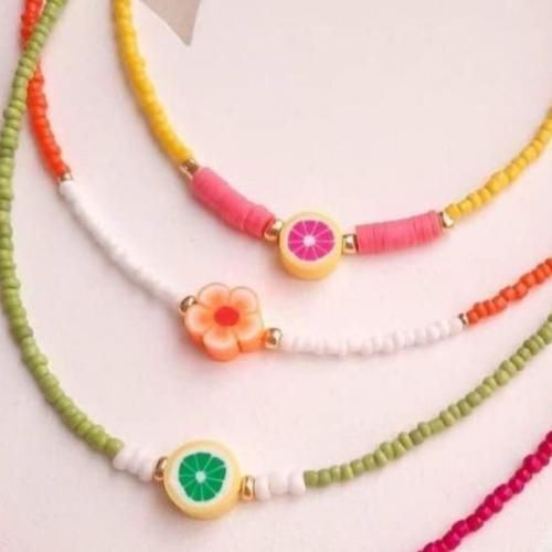 4 Colliers Emoji En Perles Colorées + Sticker Choose