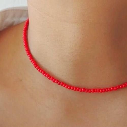Collier Rouge Classique Et Simple