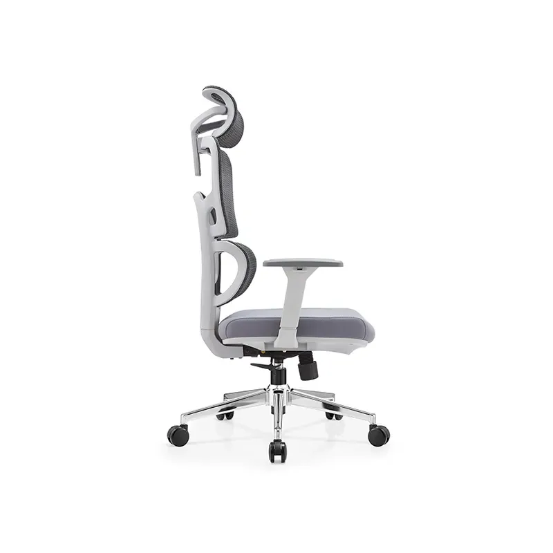 <p></p><p>La <strong>NOVA SEBOU Gris</strong> allie élégance et confort pour vos longues journées de travail. Son <strong>dossier en maille respirante</strong> et son <strong>assise en tissu doux</strong> assurent un soutien agréable. Grâce à sa <strong>hauteur réglable (120-129.5CM)</strong> et sa <strong>base en nylon 340mm</strong> testée selon les normes <strong>BIFMA</strong>, cette <strong>chaise ergonomique</strong> supporte jusqu’à <strong>136KG</strong> et garantit une utilisation fluide avec ses <strong>roulettes 60mm</strong> durables.</p> thumbnail 2