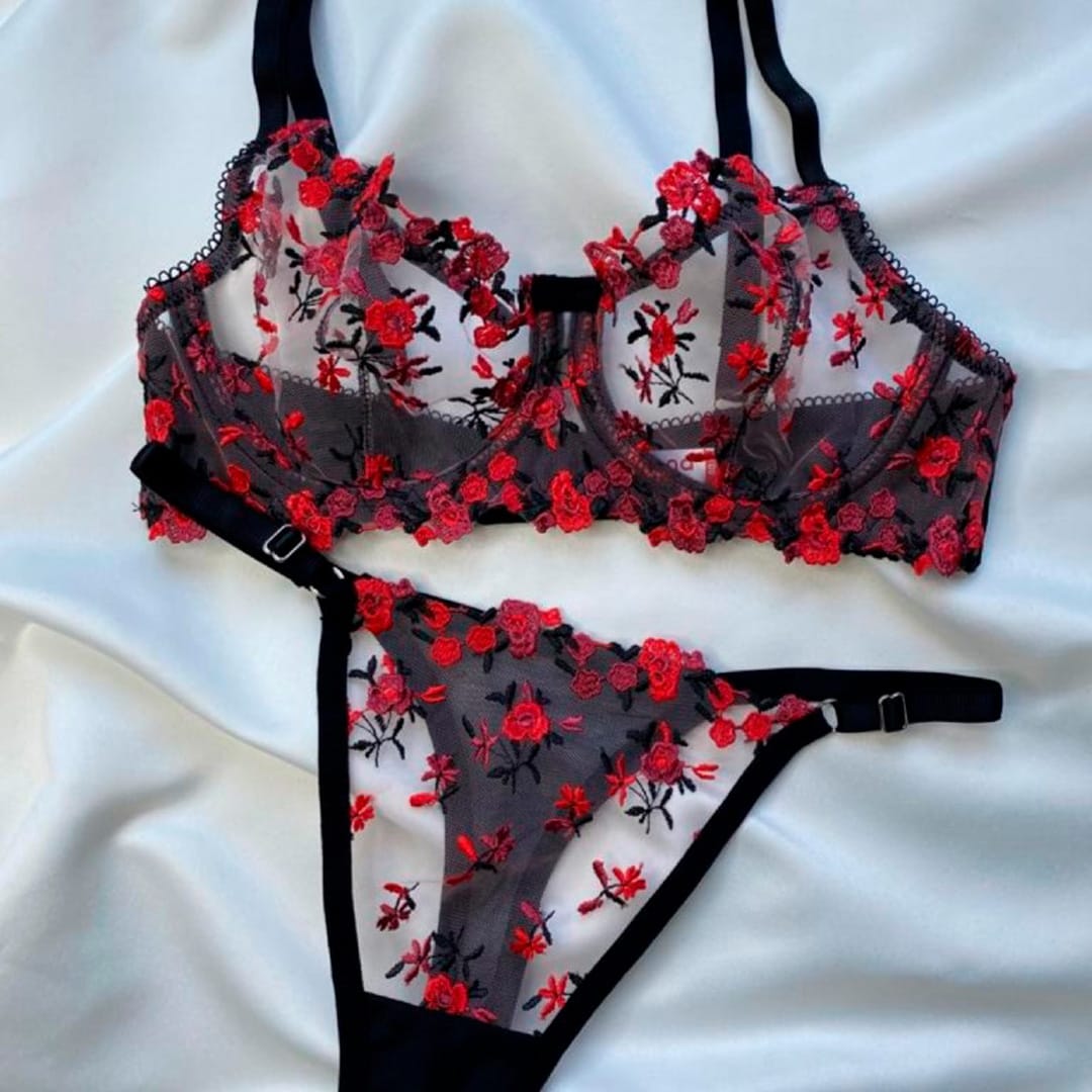 Fleur Dor – Noir Et Rose Carmin thumbnail 3