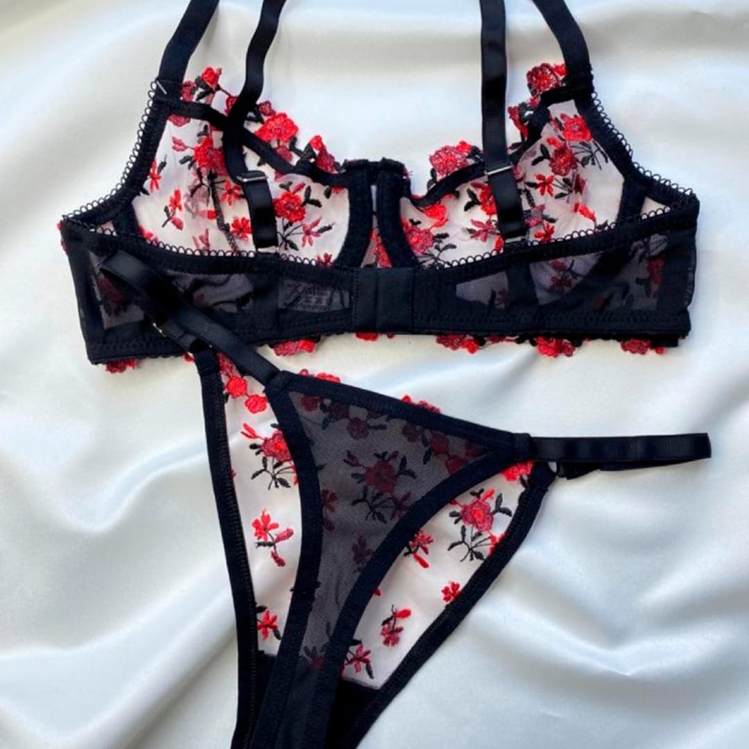 Fleur Dor – Noir Et Rose Carmin thumbnail 4
