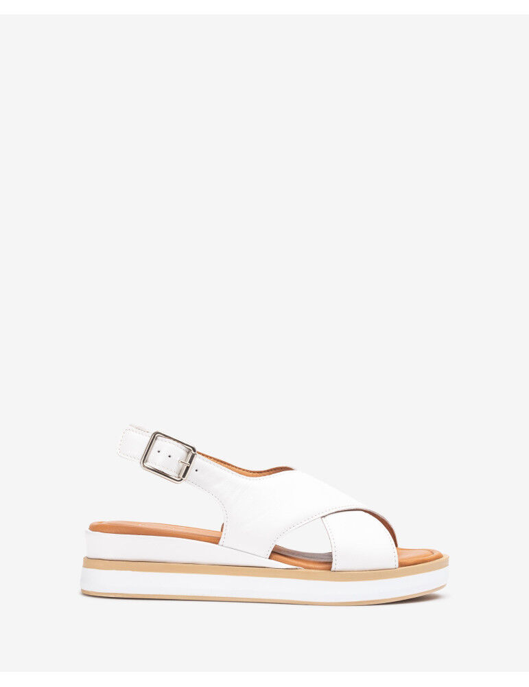 Sandales À Brides Larges Croisées En Cuir thumbnail 1