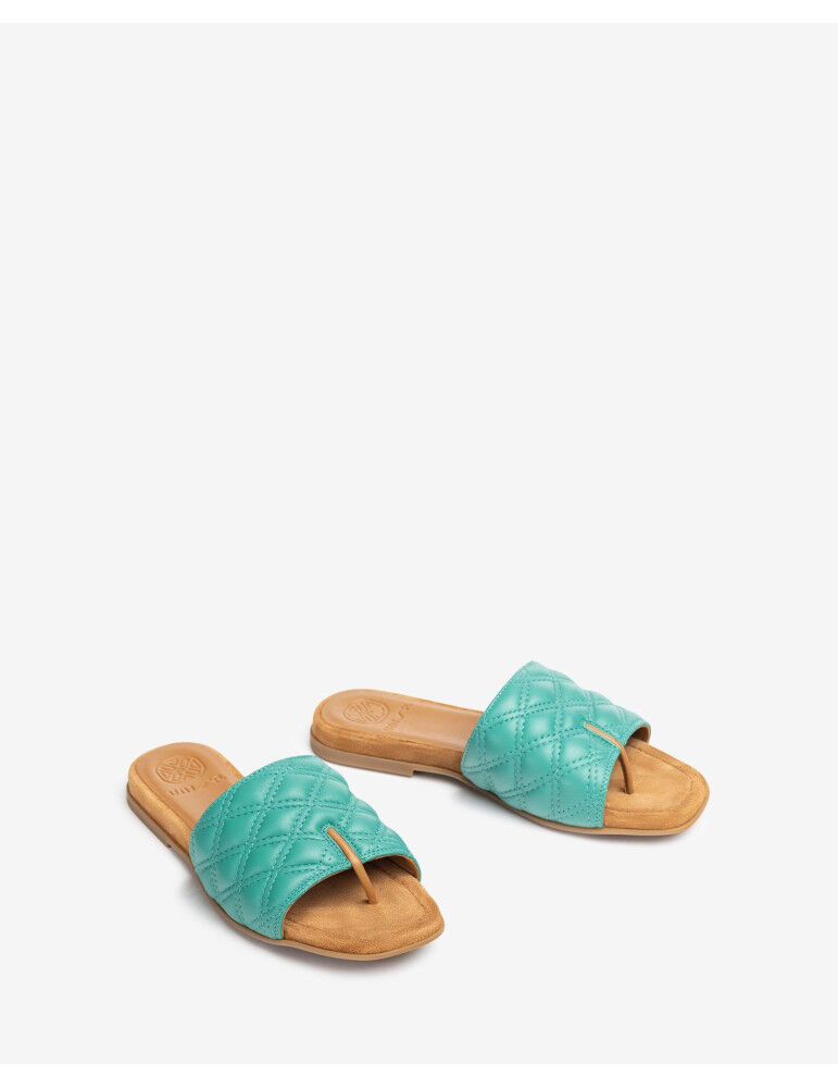 Mules Plates En Cuir Matelassé À Bout Carré
