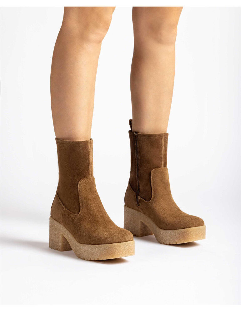 Bottines En Daim Avec Semelle En Caoutchouc