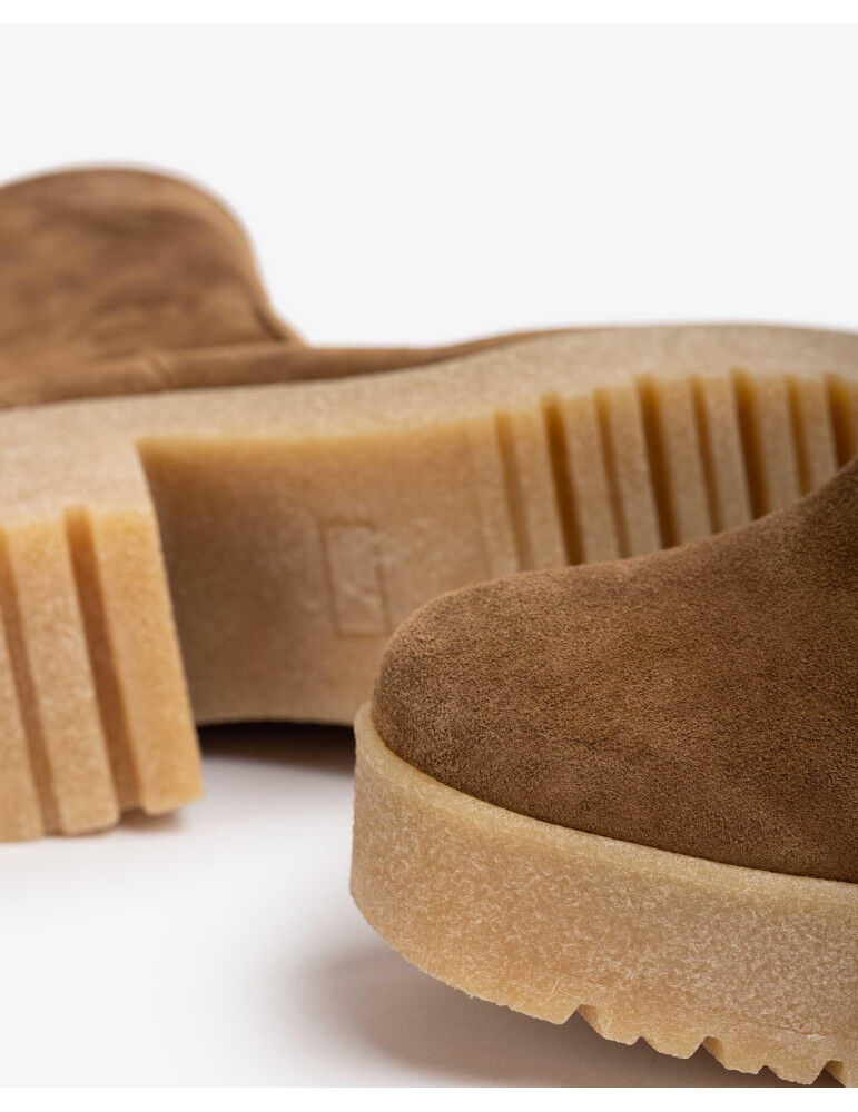 Bottines En Daim Avec Semelle En Caoutchouc thumbnail 4
