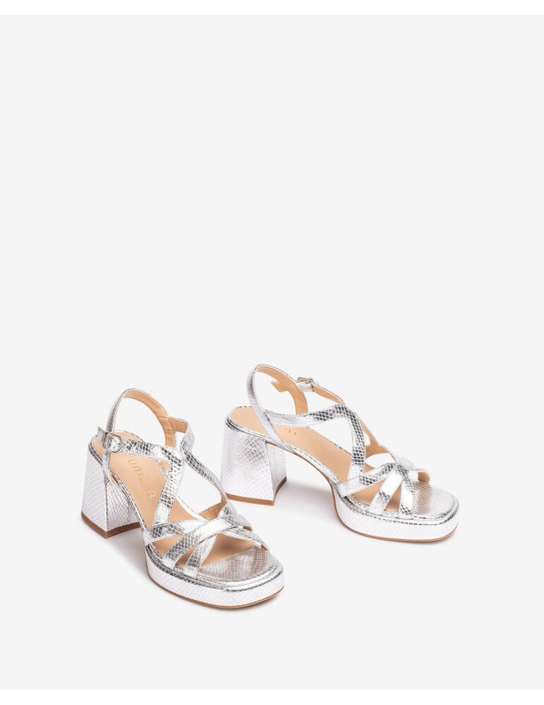 Sandales À Talon Large Et Brides Croisés En Cuir Métallisée thumbnail 3