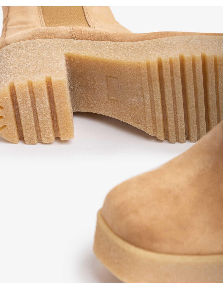 Bottines En Daim Avec Semelle En Caoutchouc thumbnail 3