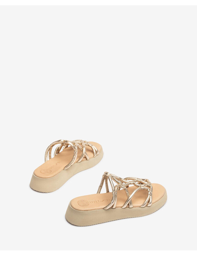 Mules À Lanières Rembourrées En Cuir Métallisé thumbnail 3