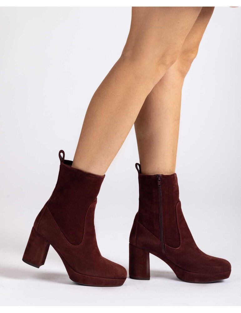 Bottines En Daim Avec Talon Et Plateforme thumbnail 3