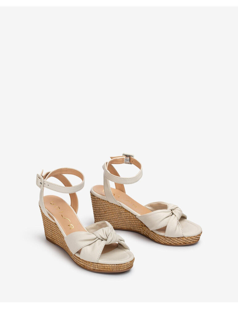 Sandales En Cuir Avec Lanières En Forme De Noeud